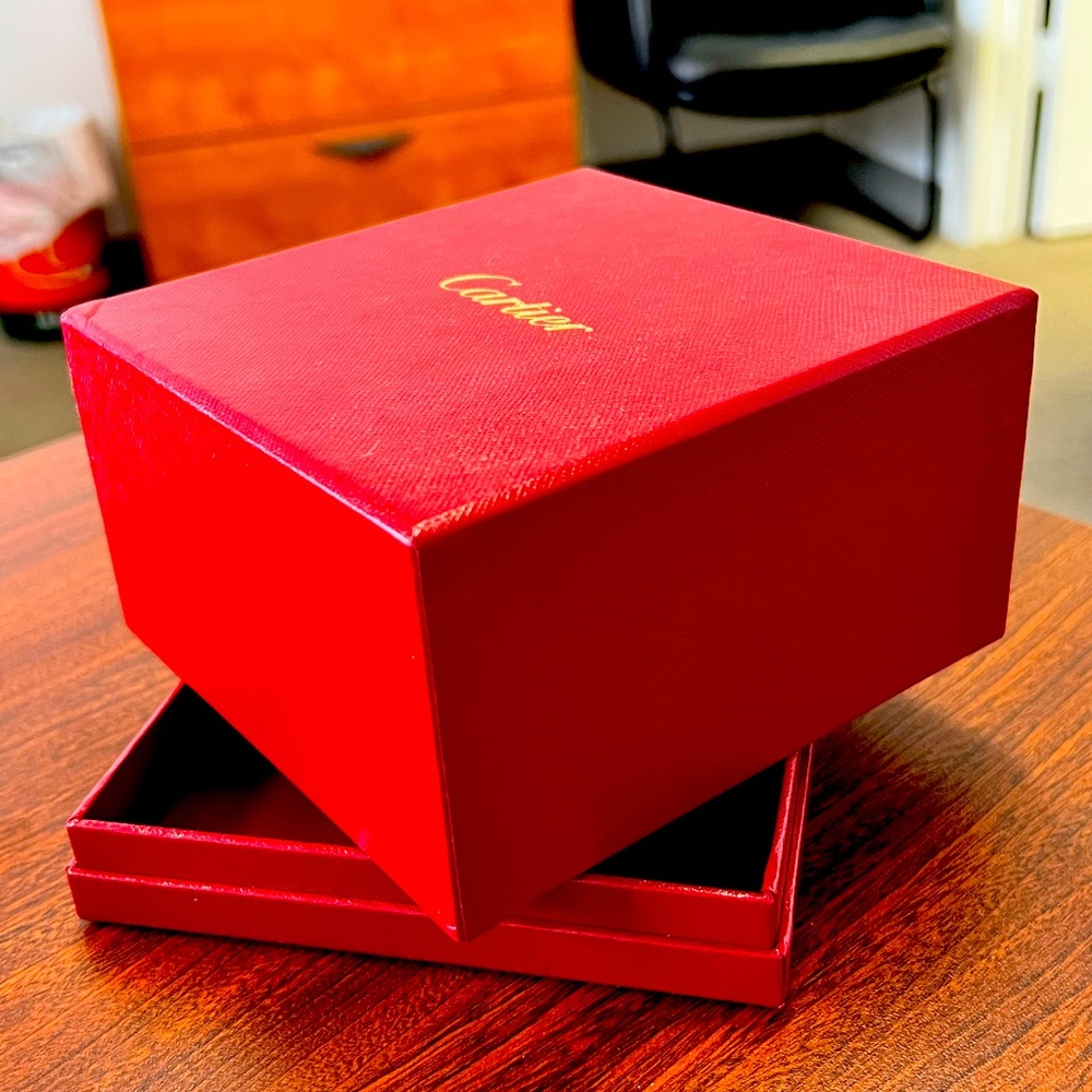 Cartier exterior Box